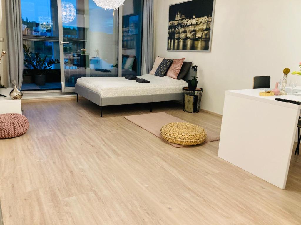 Apartement Blanc Harfa design room 3