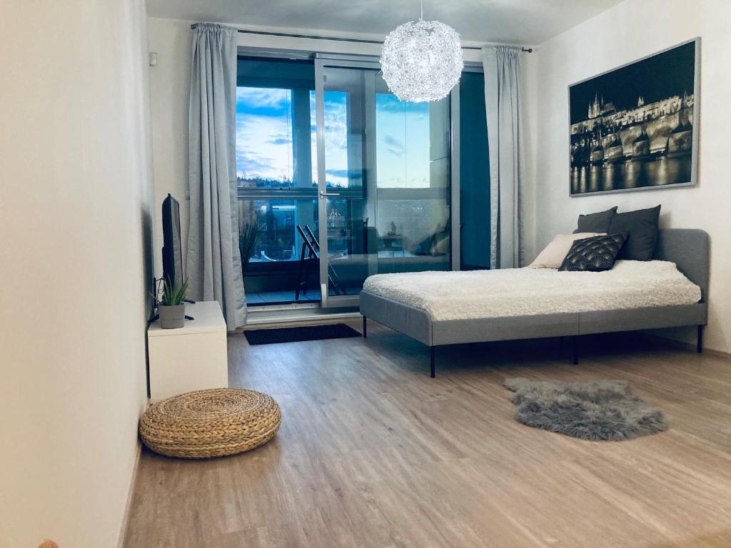 Apartement Blanc Harfa design room 5